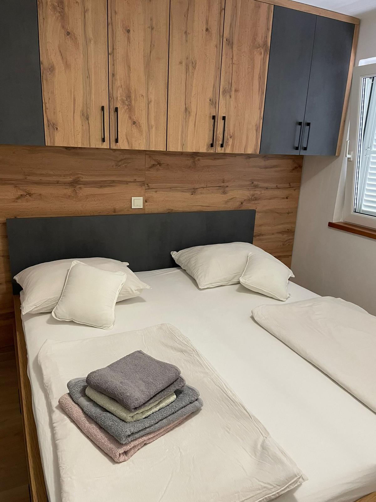 jednosobni-apartman-1 jednosobni-apartman-1